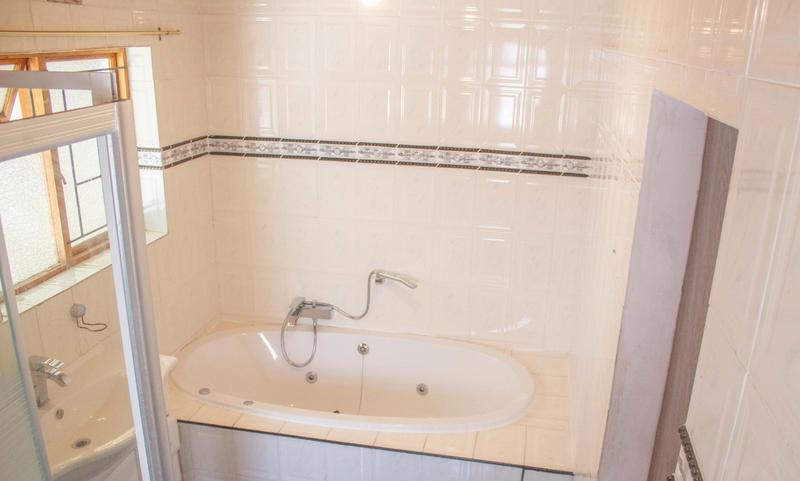 4 Bedroom Property for Sale in Klein Parys Western Cape